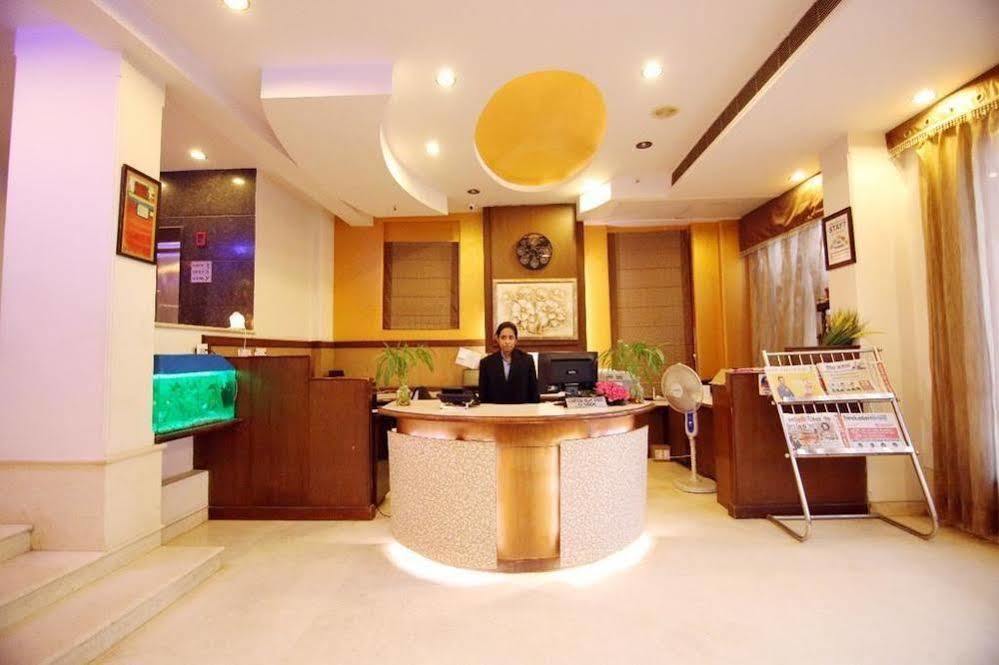 גאזיאבאד Oyo 1227 Hotel Rousha Inn מראה חיצוני תמונה