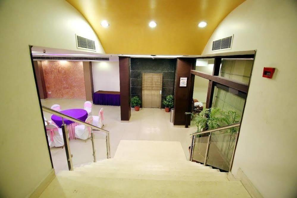 גאזיאבאד Oyo 1227 Hotel Rousha Inn מראה חיצוני תמונה